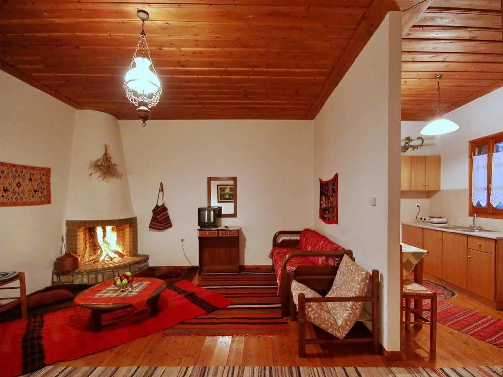 Andrea Sofi Guesthouse 디미트사나 외부 사진