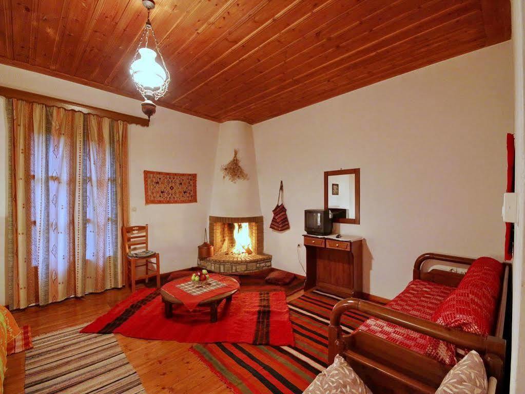 Andrea Sofi Guesthouse 디미트사나 외부 사진